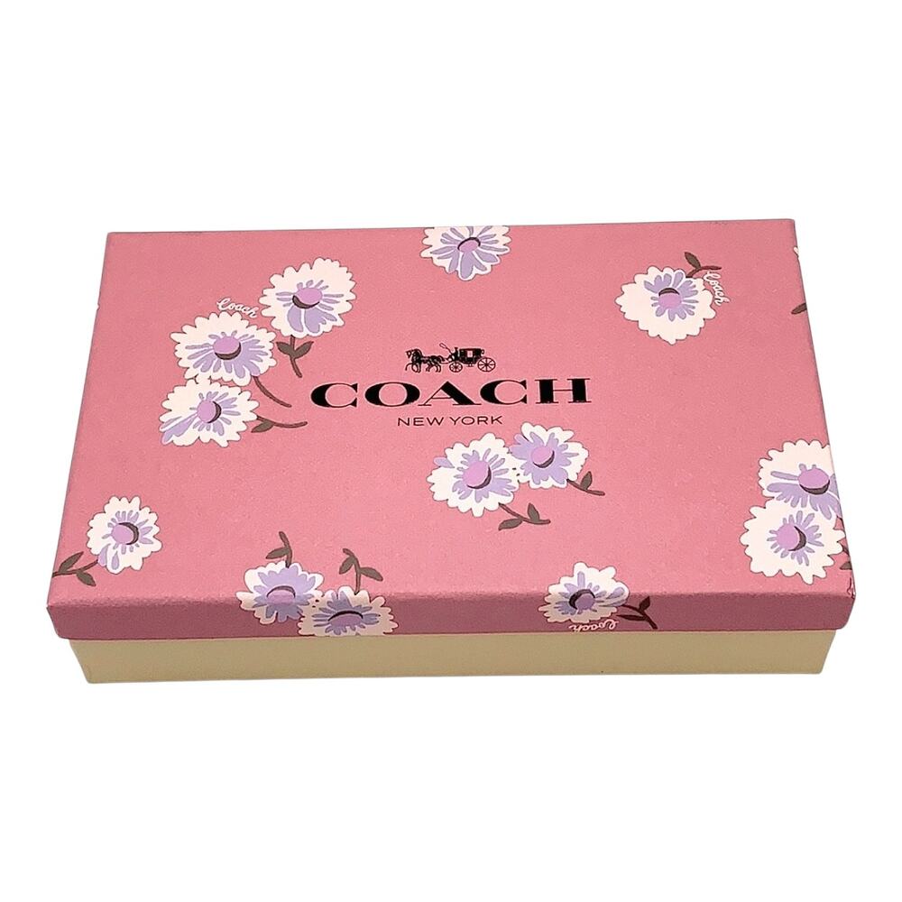 COACH CORNER ZIP WRISTLET WITH PINK DAISY PRINT & 2 CHARMS IN GIFT BOX - NEW! - Picture 6 of 7